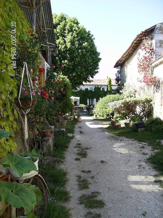 A L'Antan - La Ferme D'Octave Bed & Breakfast Saint-Hilaire-de-Villefranche Exterior photo